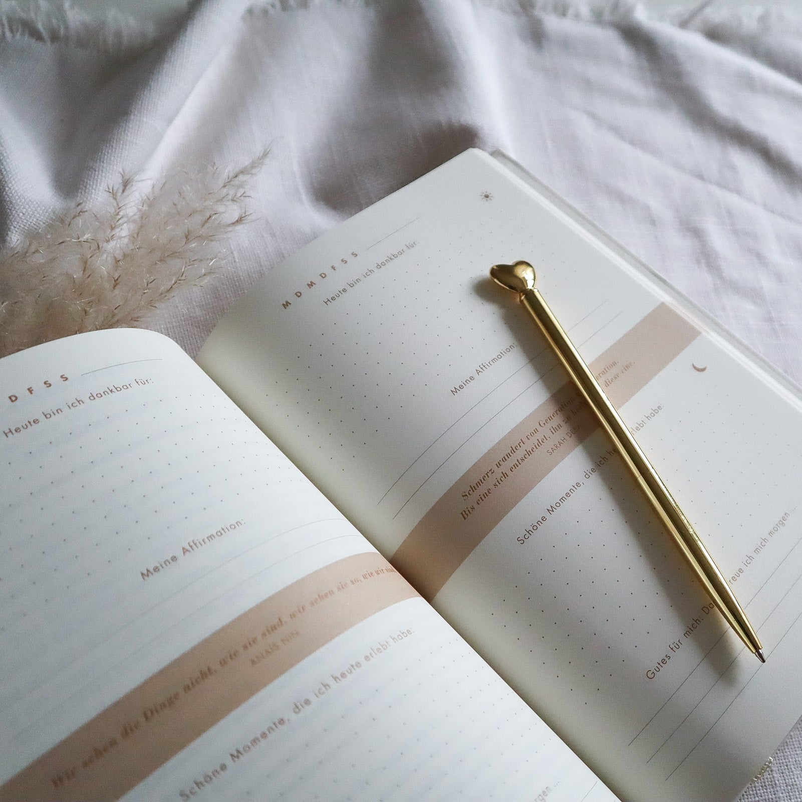 Geschenk-Set für Mamas | Achtsamkeit & Selfcare | 6-Minuten-Tagebuch mit Tasche & Herzstift
