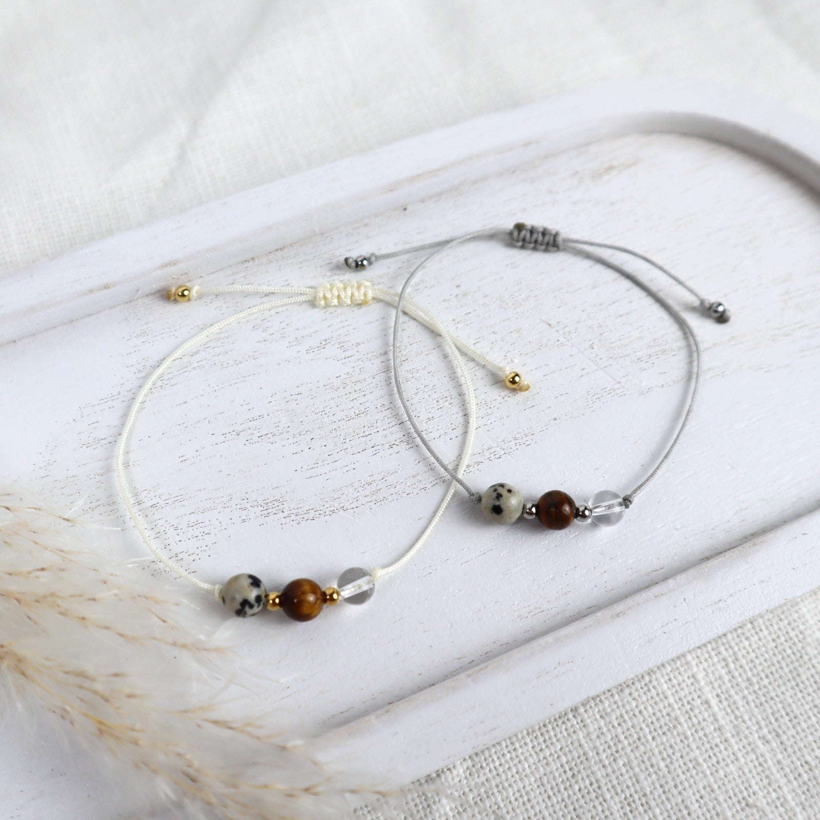 Natursteinarmband „Du kannst alles schaffen“ – mit Bergkristall, Tigerauge & Dalmatiner-Jaspis