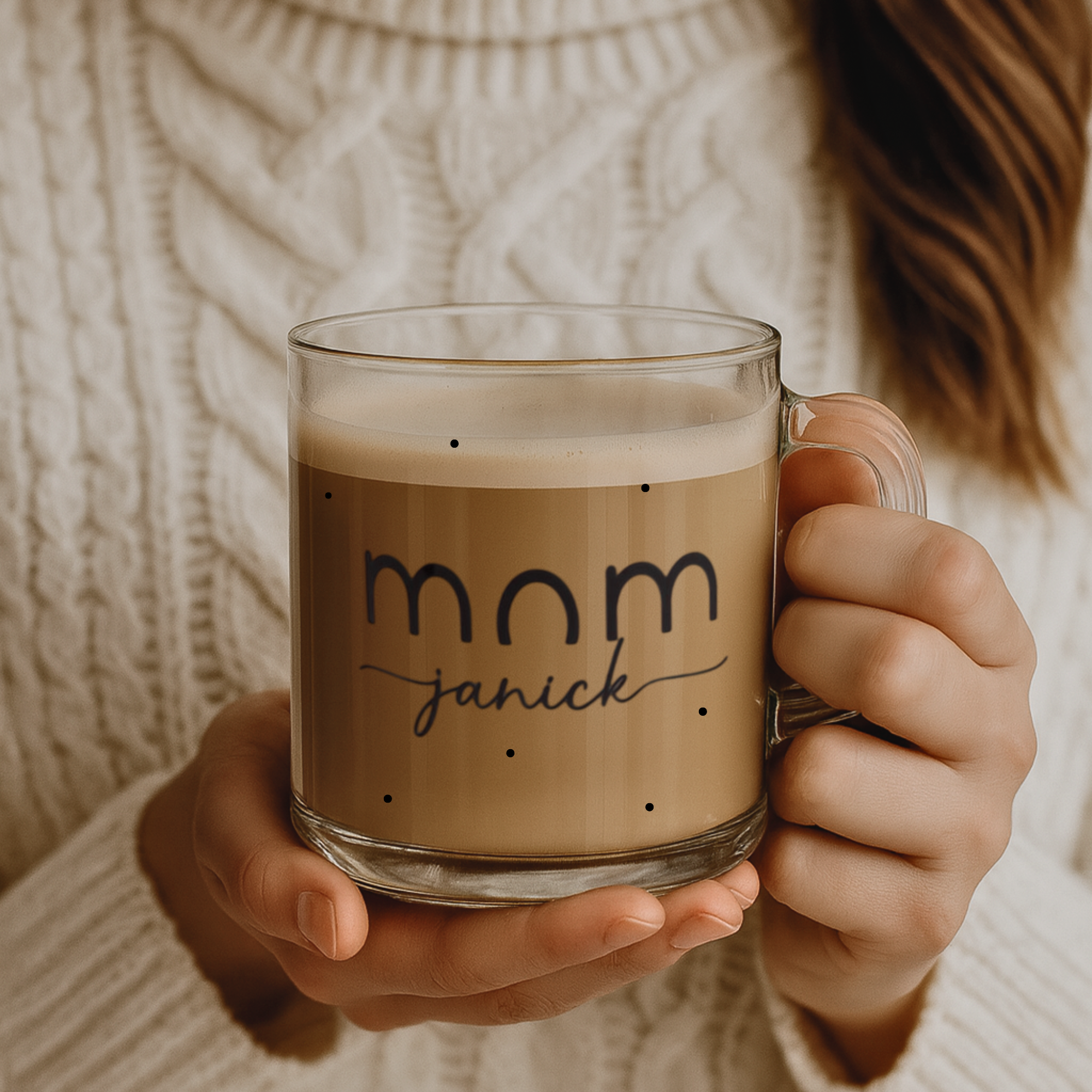 Glastasse mom mit Namen personalisierbar – stilvolle Mama-Tasse mit Wunschtext | Geschenkidee für Mamas