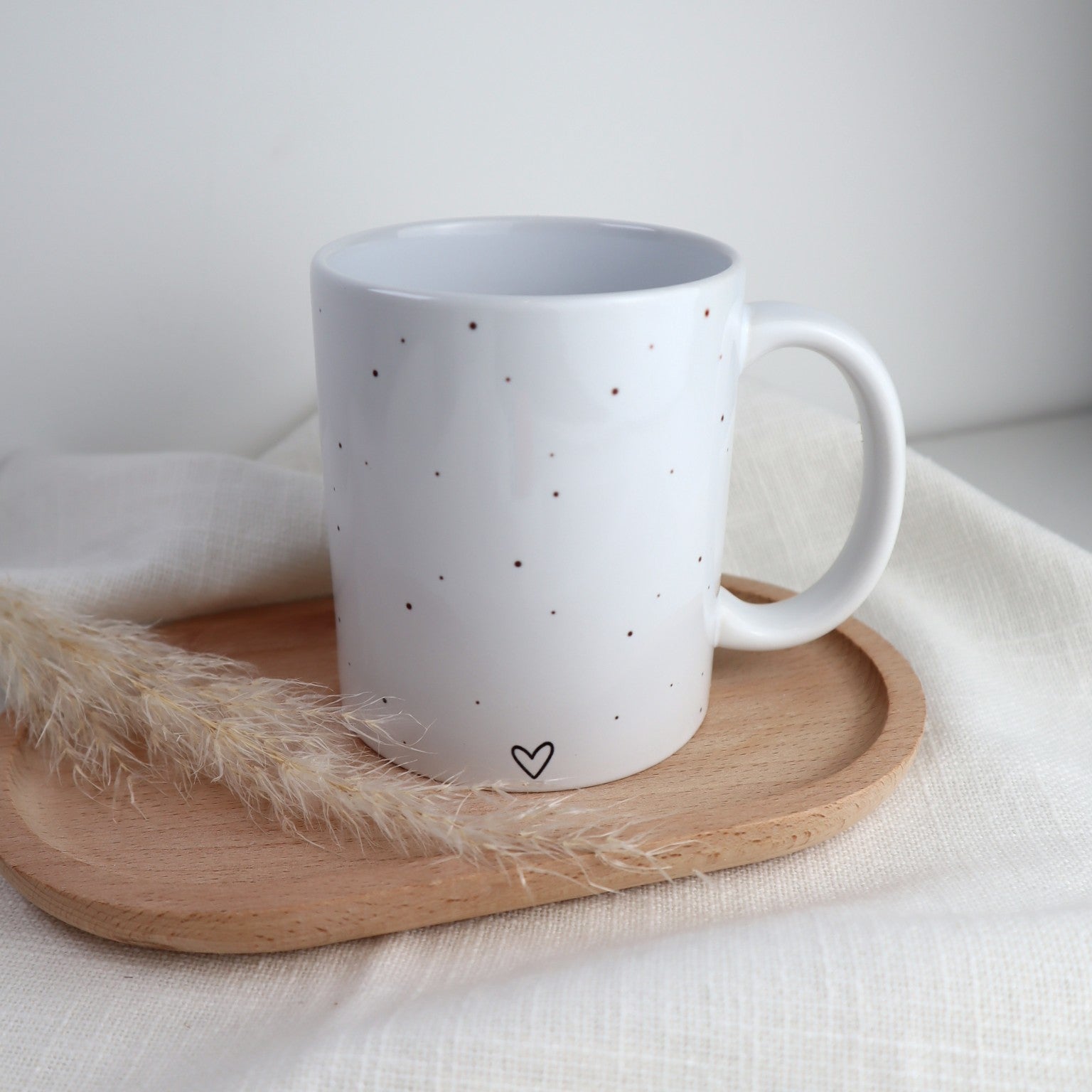 Tasse „Müder Mama Club“ – mit Herz & Punkten, Geschenk für Mamas