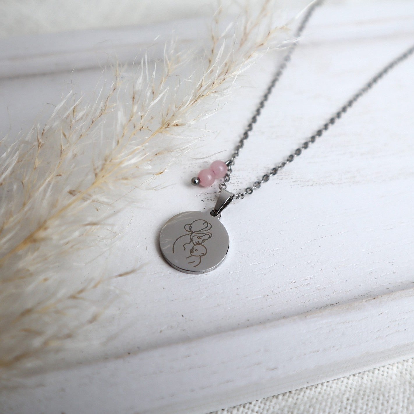 Mama-Kette mit Rosenquarz & Wunschgravur | Personalisierbarer Schmuck für Mamas