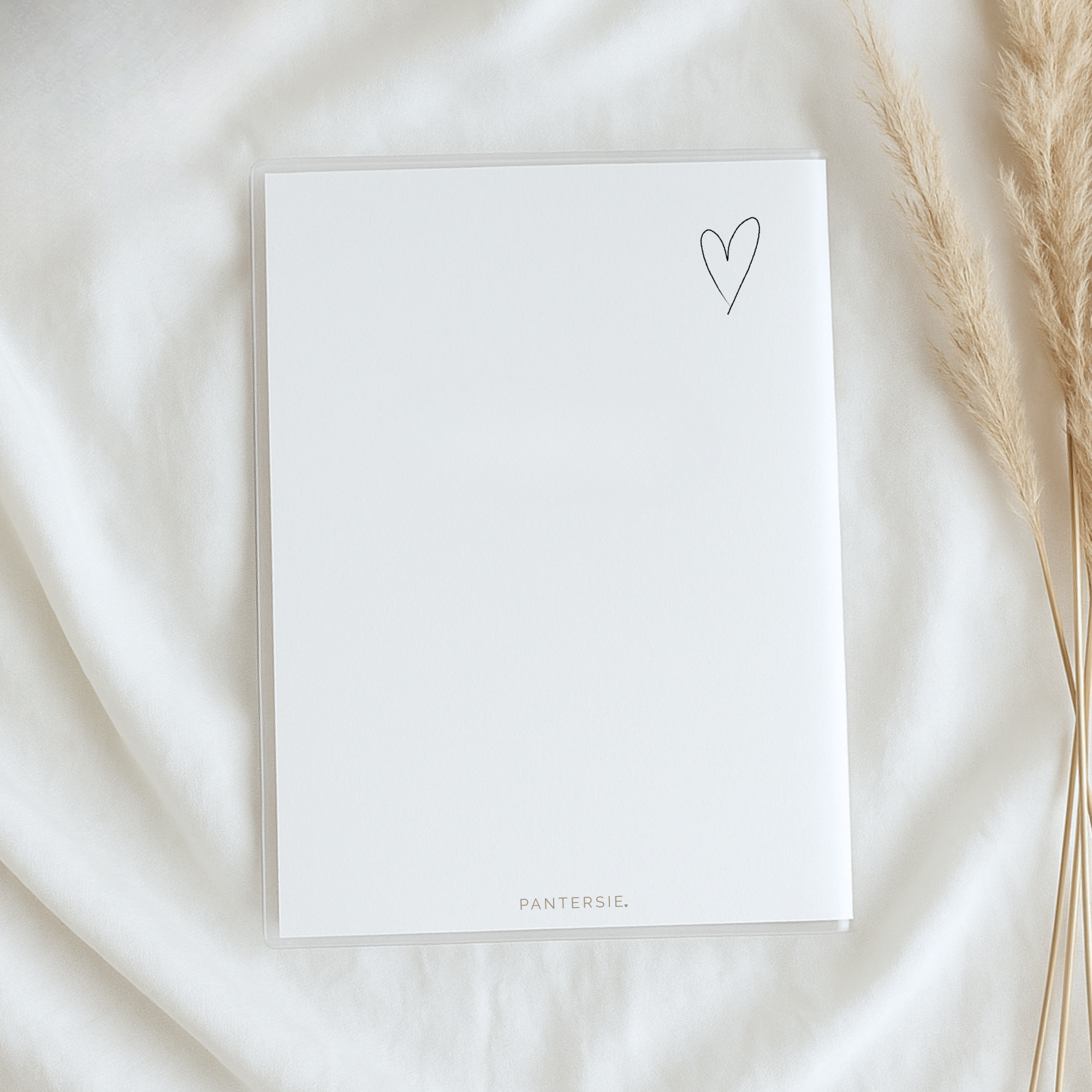 Mutterpasshülle personalisiert – „Liebe im Bauch“ Design für werdende Mamas