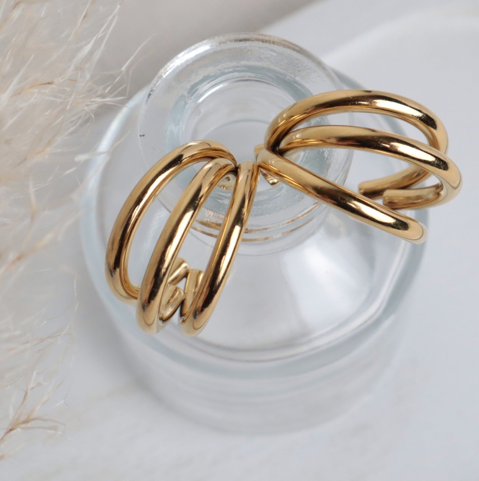Ohrstecker Triple-Creolen – Edelstahl Gold, 26 mm