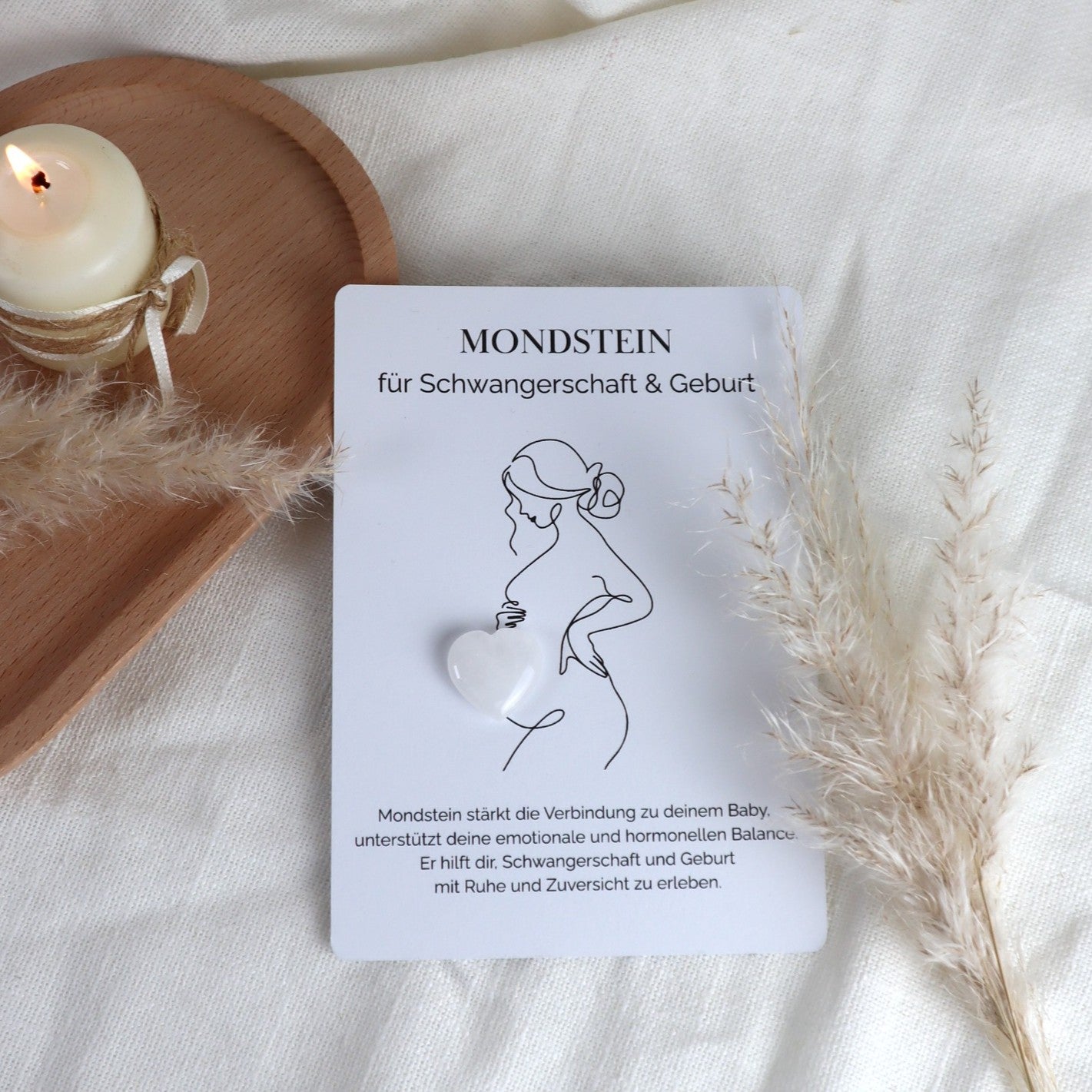 Herzenssteinkarte für Schwangerschaft & Geburt – mit Mondstein in Herzform