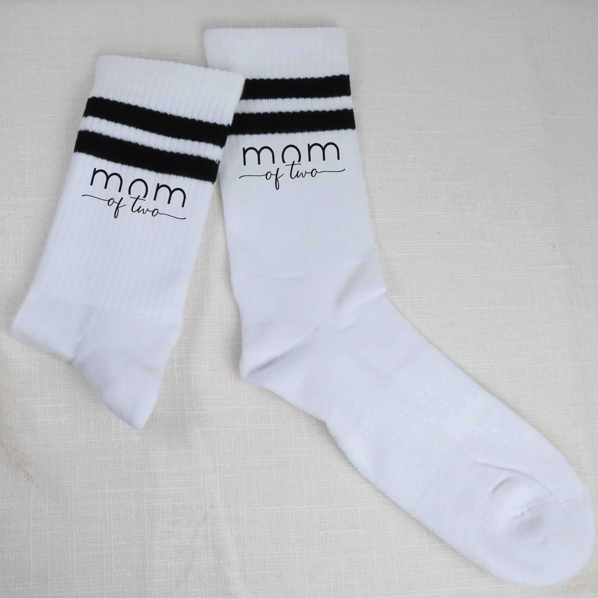 Tennissocken MOM OF – personalisierbar mit Wunschtext