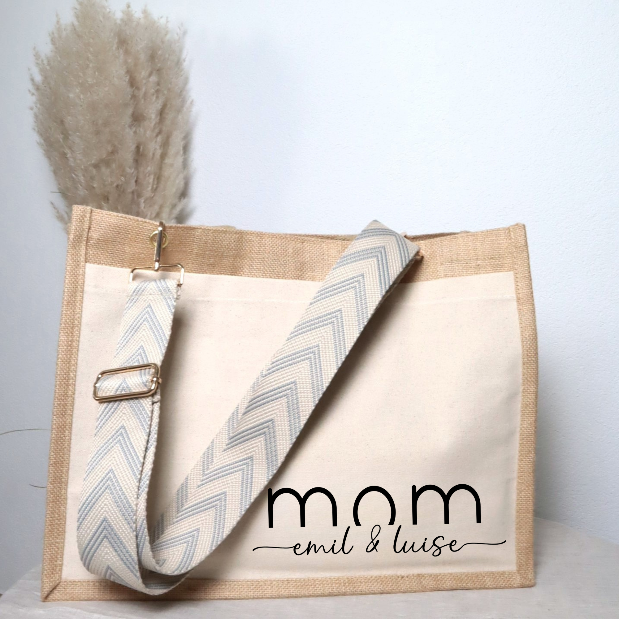 Jutetasche „mom“ mit Kindernamen – personalisiert
