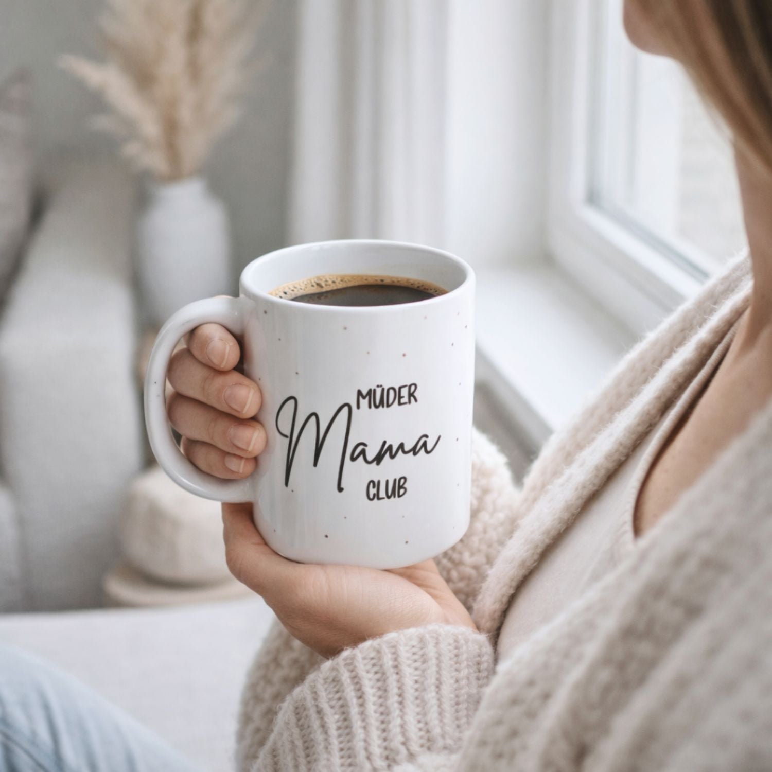Tasse „Müder Mama Club“ – mit Herz & Punkten, Geschenk für Mamas