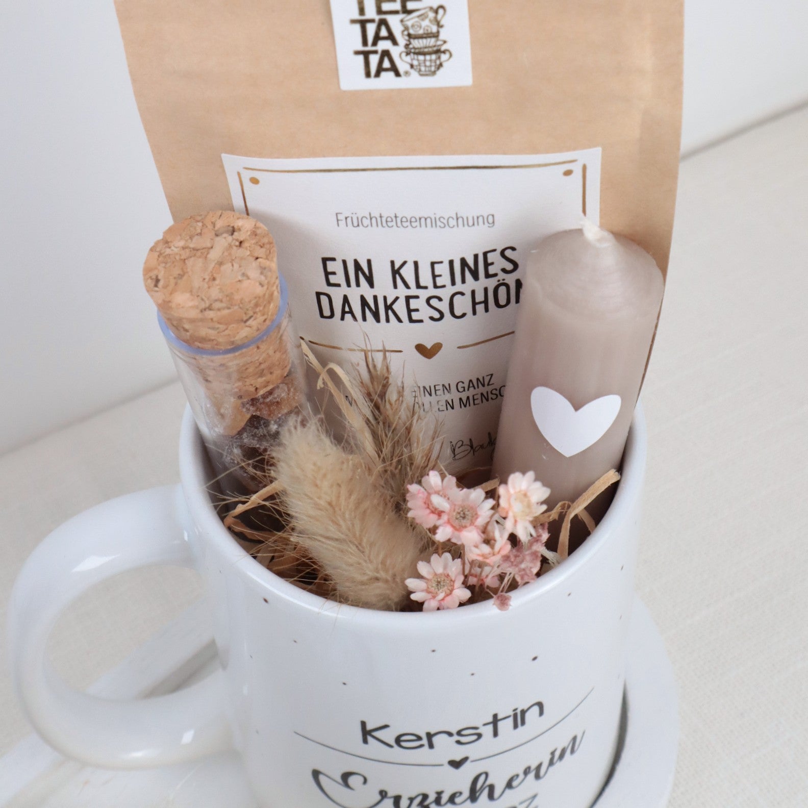Geschenkset „Erzieherin mit Herz“ – personalisierbare Tasse, wahlweise gefüllt