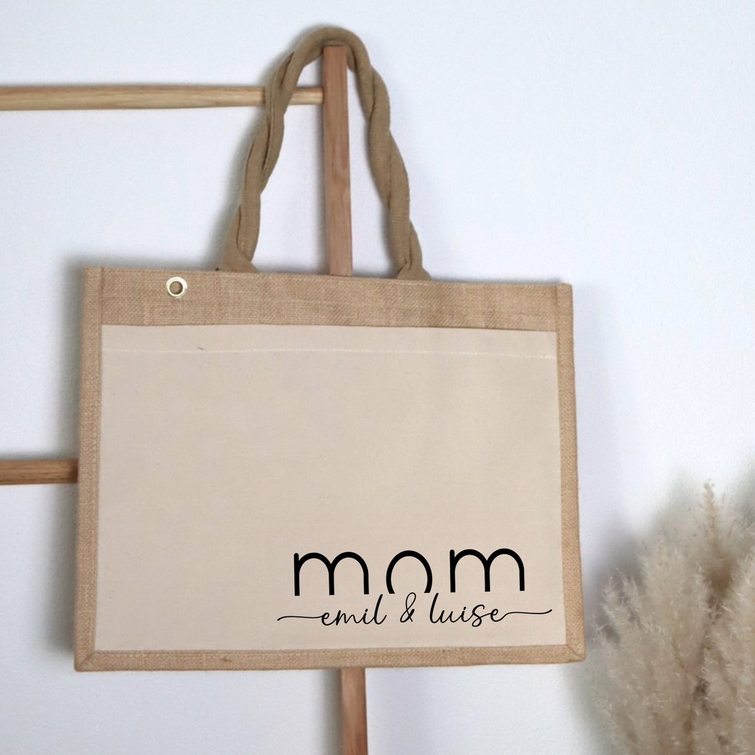 Jutetasche „mom“ mit Kindernamen – personalisiert