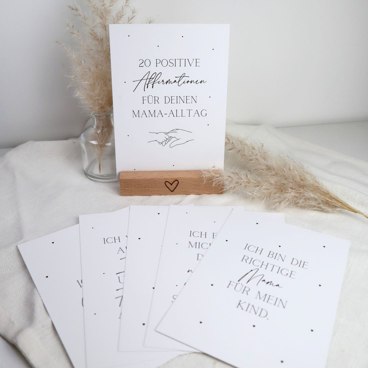 Affirmationskarten für Mamas mit personalisierbarem Kartenhalter | 20 positive Karten im A6-Format