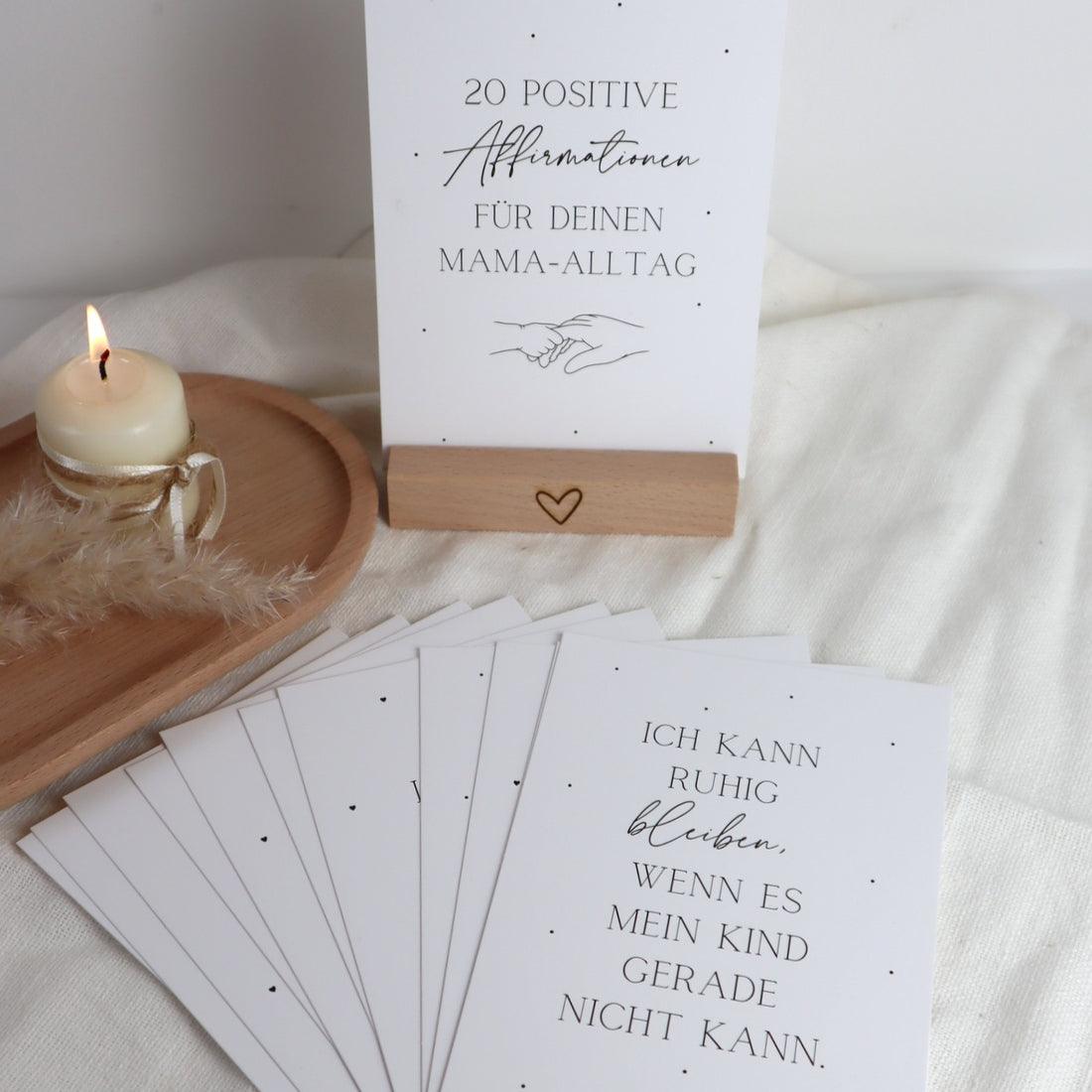 Affirmationskarten für Mamas mit personalisierbarem Kartenhalter | 20 positive Karten im A6-Format