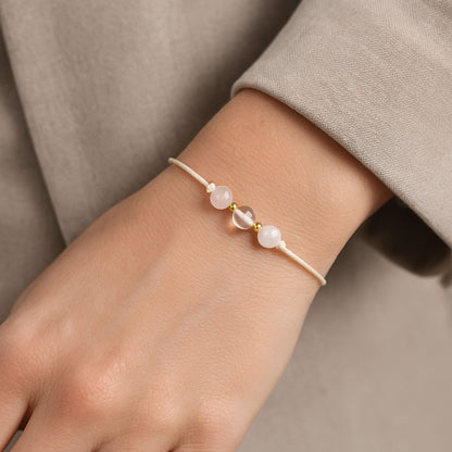 Natursteinarmband „Weibliche Stärke &amp; Selbstliebe“ – mit Rosenquarz, Bergkristall &amp; Mondstein
