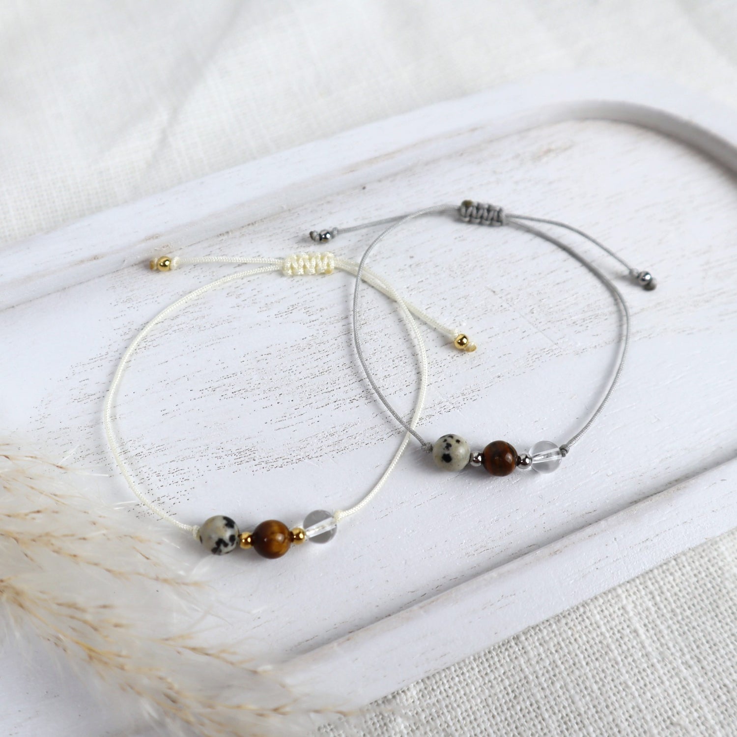 Natursteinarmband „Du kannst alles schaffen“ – mit Bergkristall, Tigerauge &amp; Dalmatiner-Jaspis