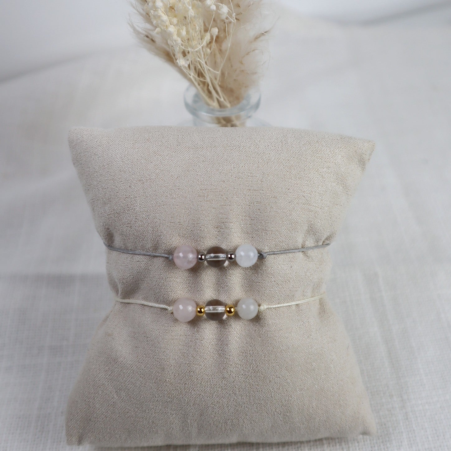 Natursteinarmband „Weibliche Stärke &amp; Selbstliebe“ – mit Rosenquarz, Bergkristall &amp; Mondstein