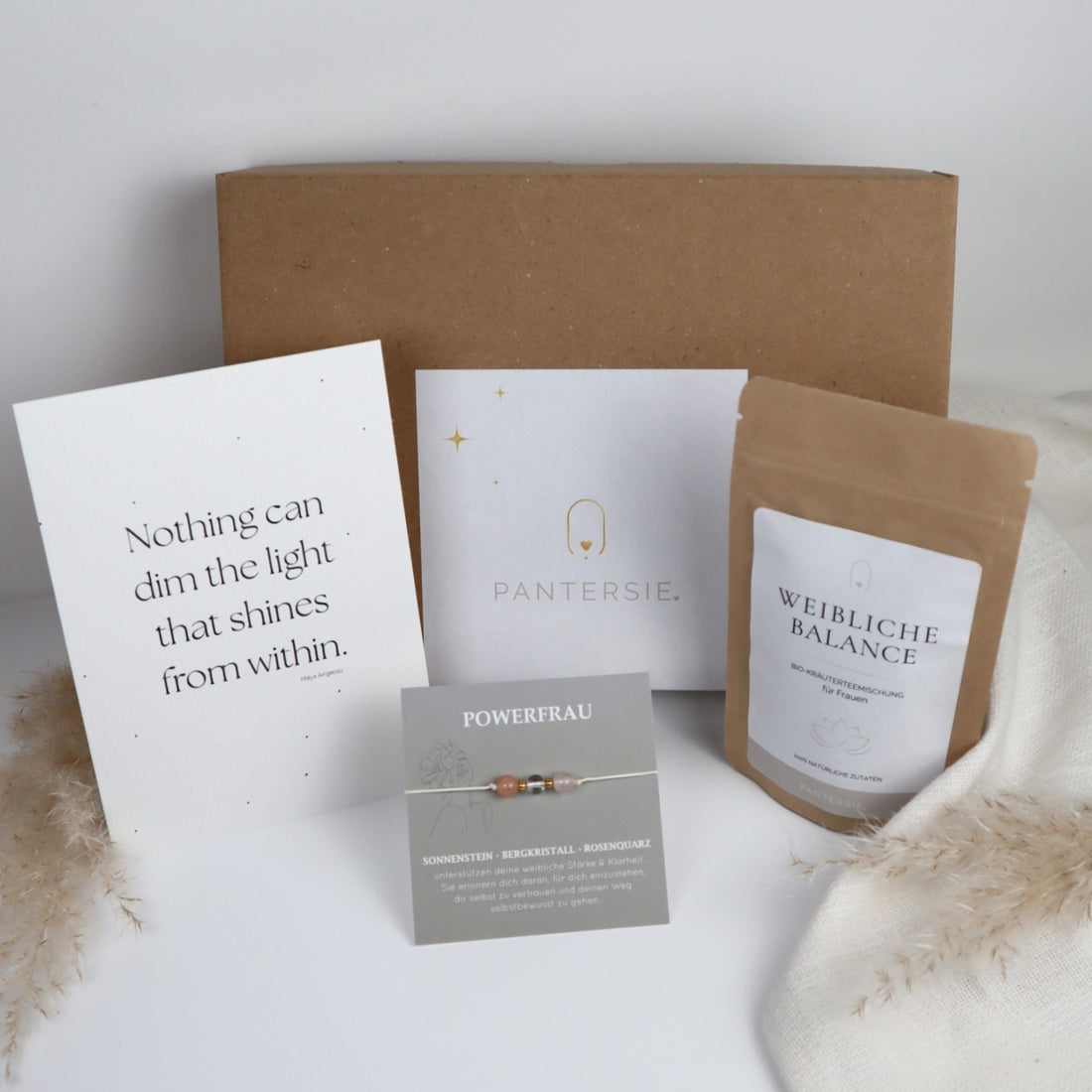 Powerfrau Geschenkbox mit Tee, Edelstein-Armband &amp; Karte für Frauen