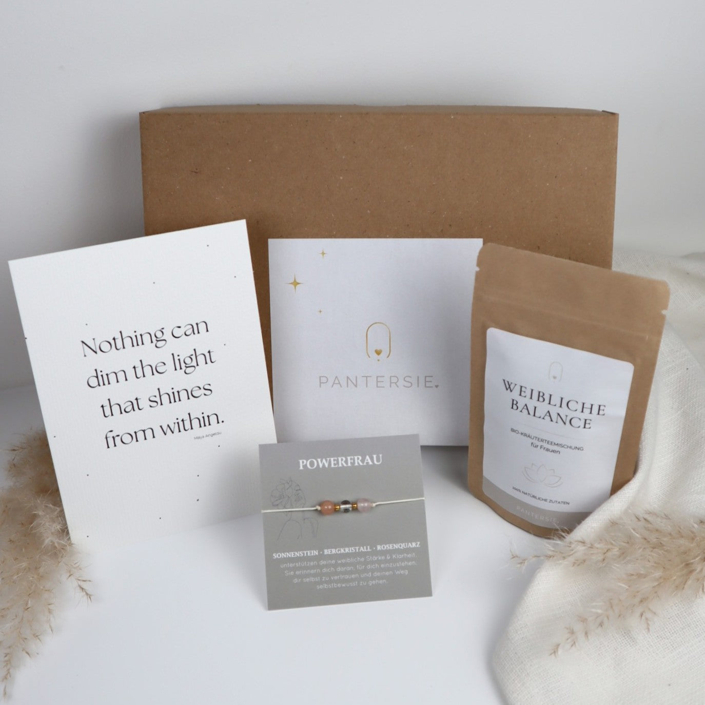 Powerfrau Geschenkbox mit Tee, Edelstein-Armband &amp; Karte für Frauen