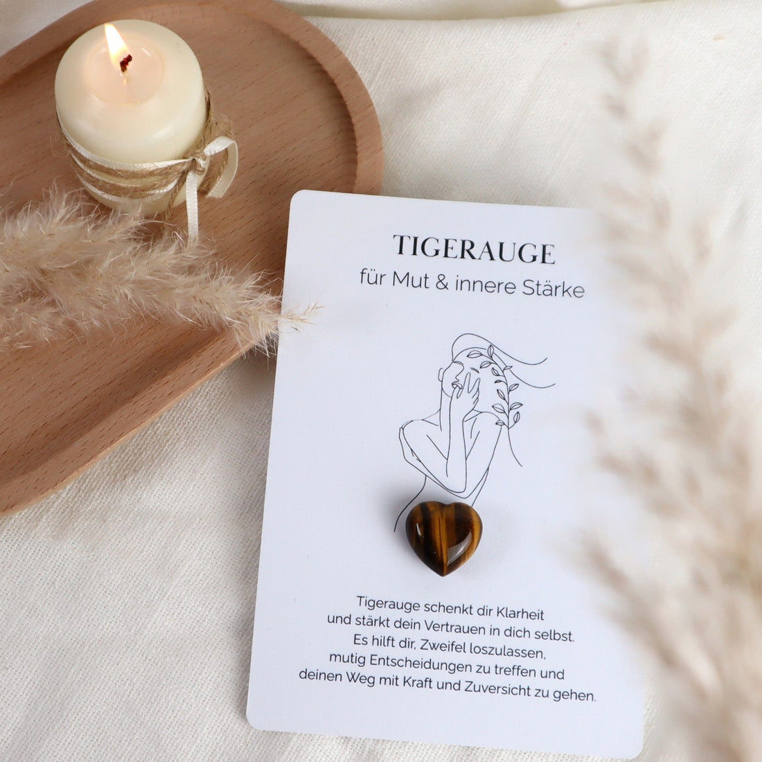 Herzenssteinkarte für Mut &amp; innere Stärke – Tigerauge in Herzform