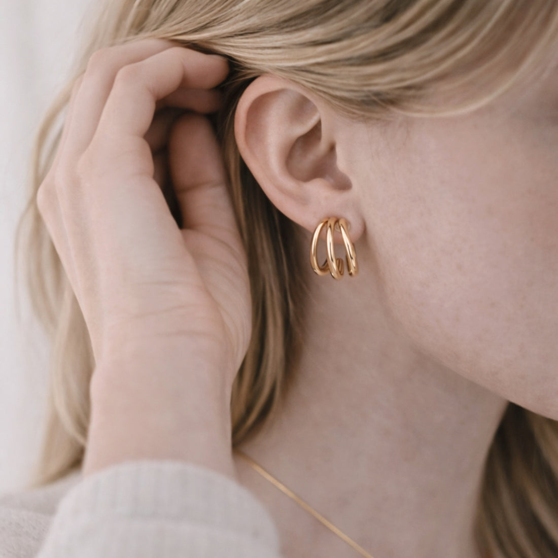 Ohrstecker Triple-Creolen – Edelstahl Gold, 26 mm