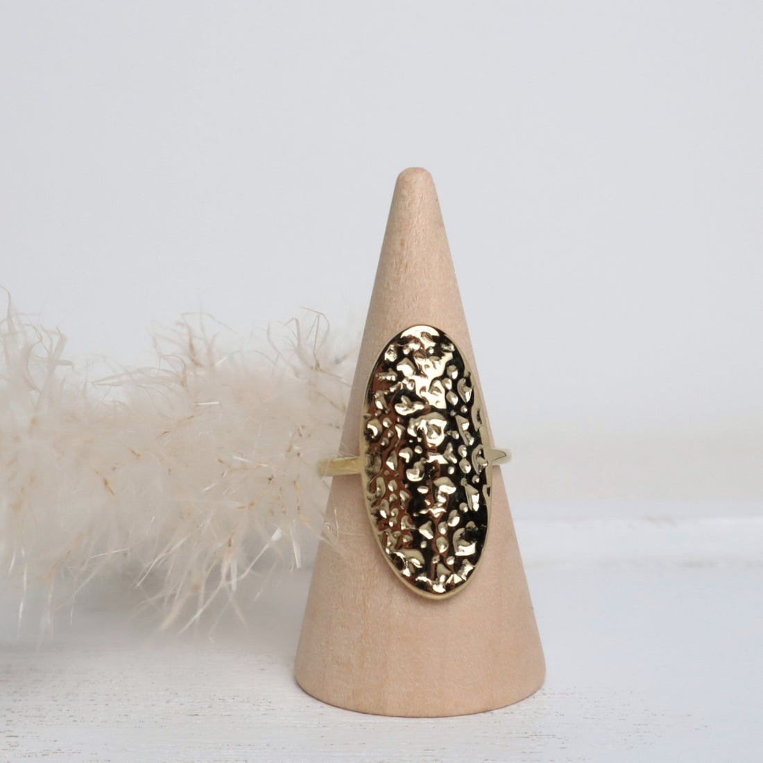 Ring Oval gehämmert – Edelstahl Gold (verstellbar)