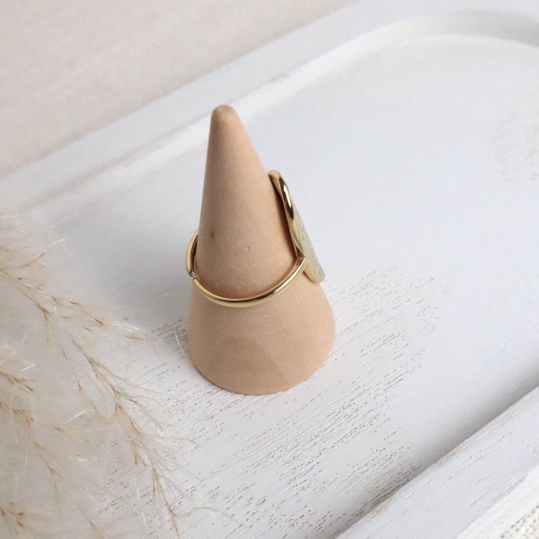 Ring Oval gehämmert – Edelstahl Gold (verstellbar)
