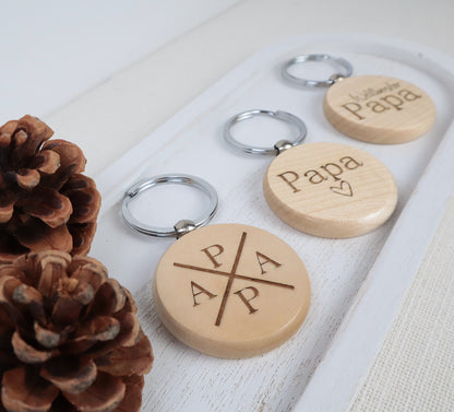 Schlüsselanhänger „Papa“ personalisierbar – in verschiedenen Designs