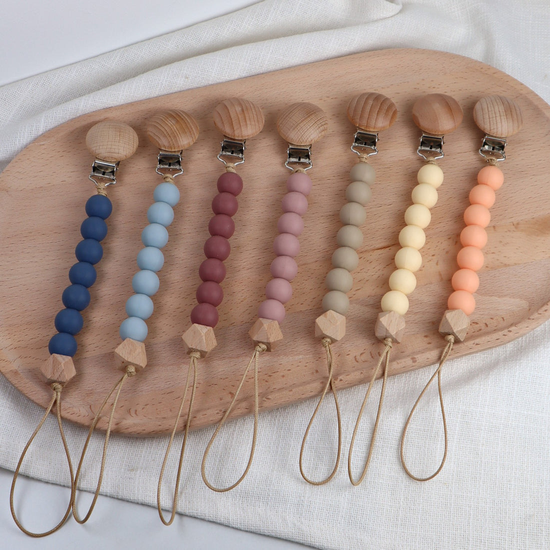 Schnullerkette mit Name - personalisierbar in 7 Farben