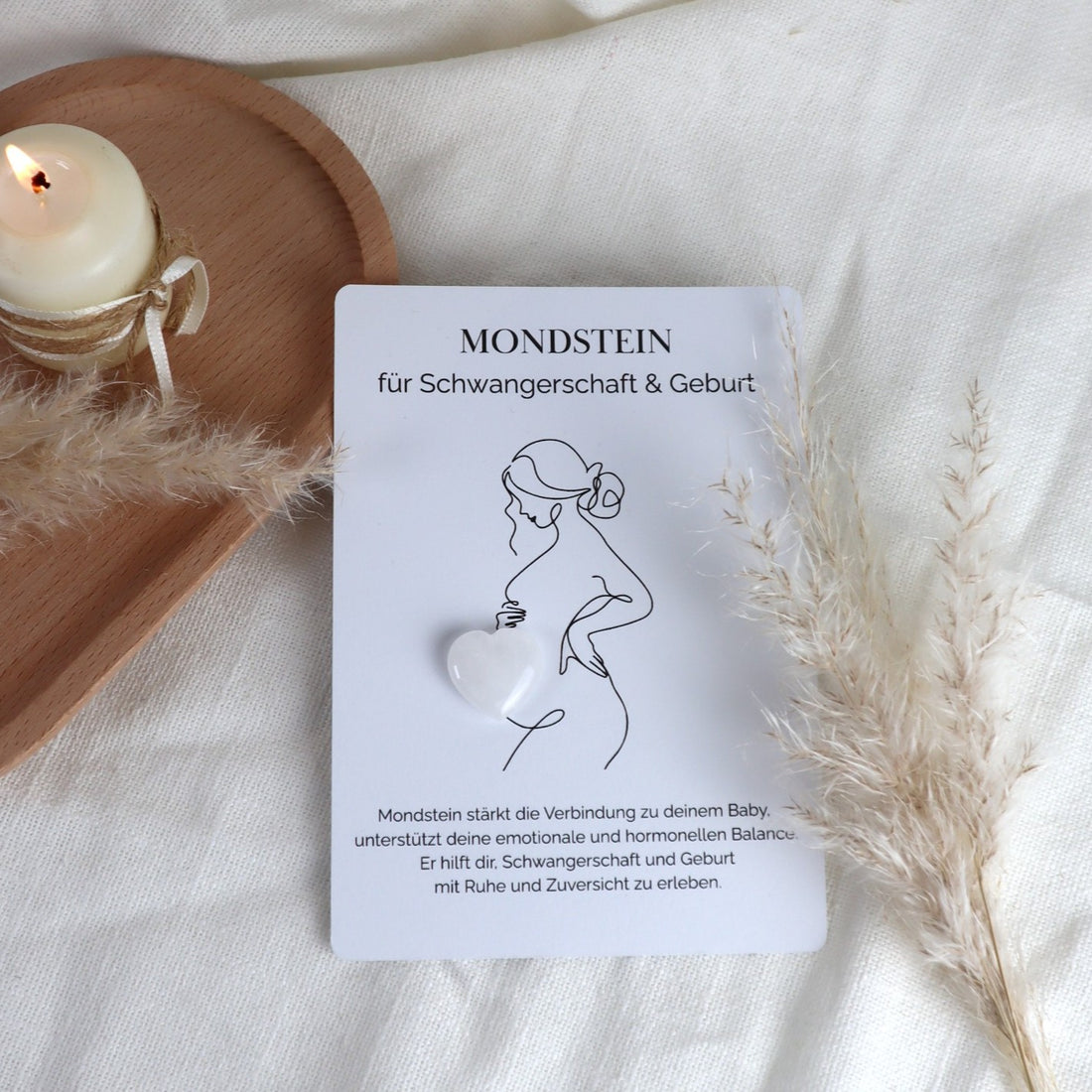 Herzenssteinkarte für Schwangerschaft &amp; Geburt – mit Mondstein in Herzform