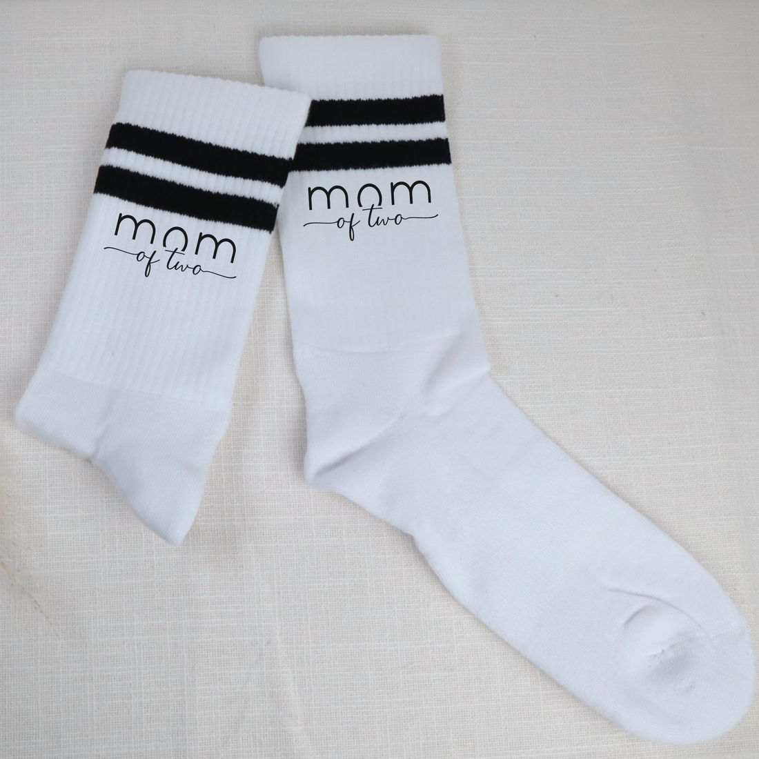Tennissocken MOM OF – personalisierbar mit Wunschtext