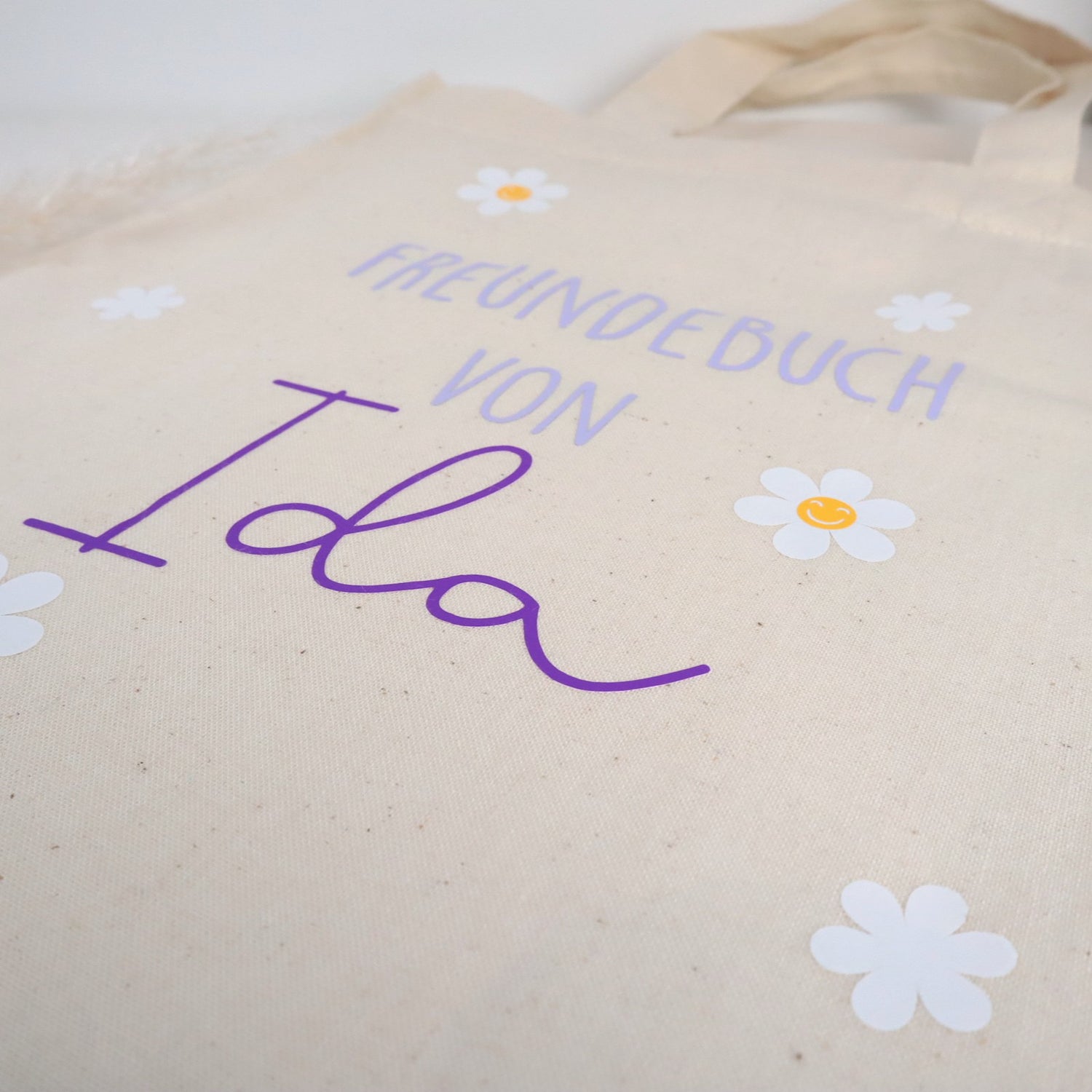 Tasche für Freundebuch – personalisiert mit Namen &amp; Blümchen