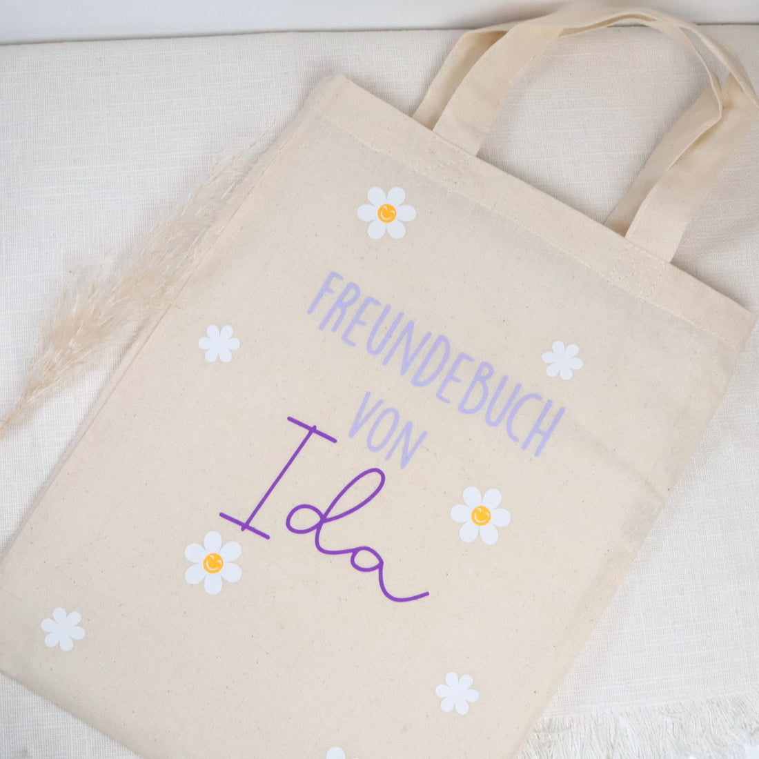 Tasche für Freundebuch – personalisiert mit Namen &amp; Blümchen