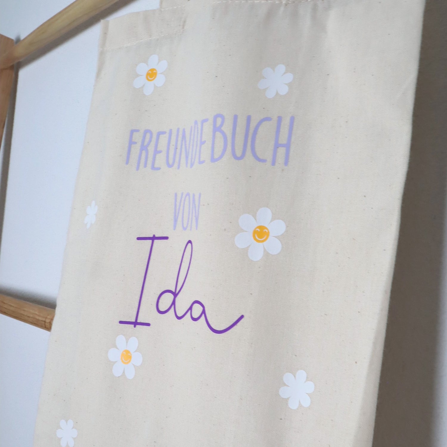 Tasche für Freundebuch – personalisiert mit Namen &amp; Blümchen