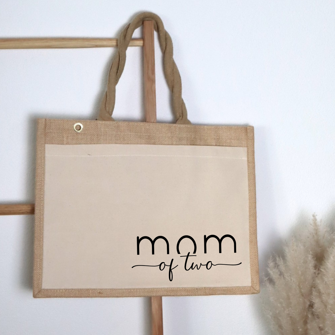 Jutetasche MOM of … – personalisierbar in 3 Größen