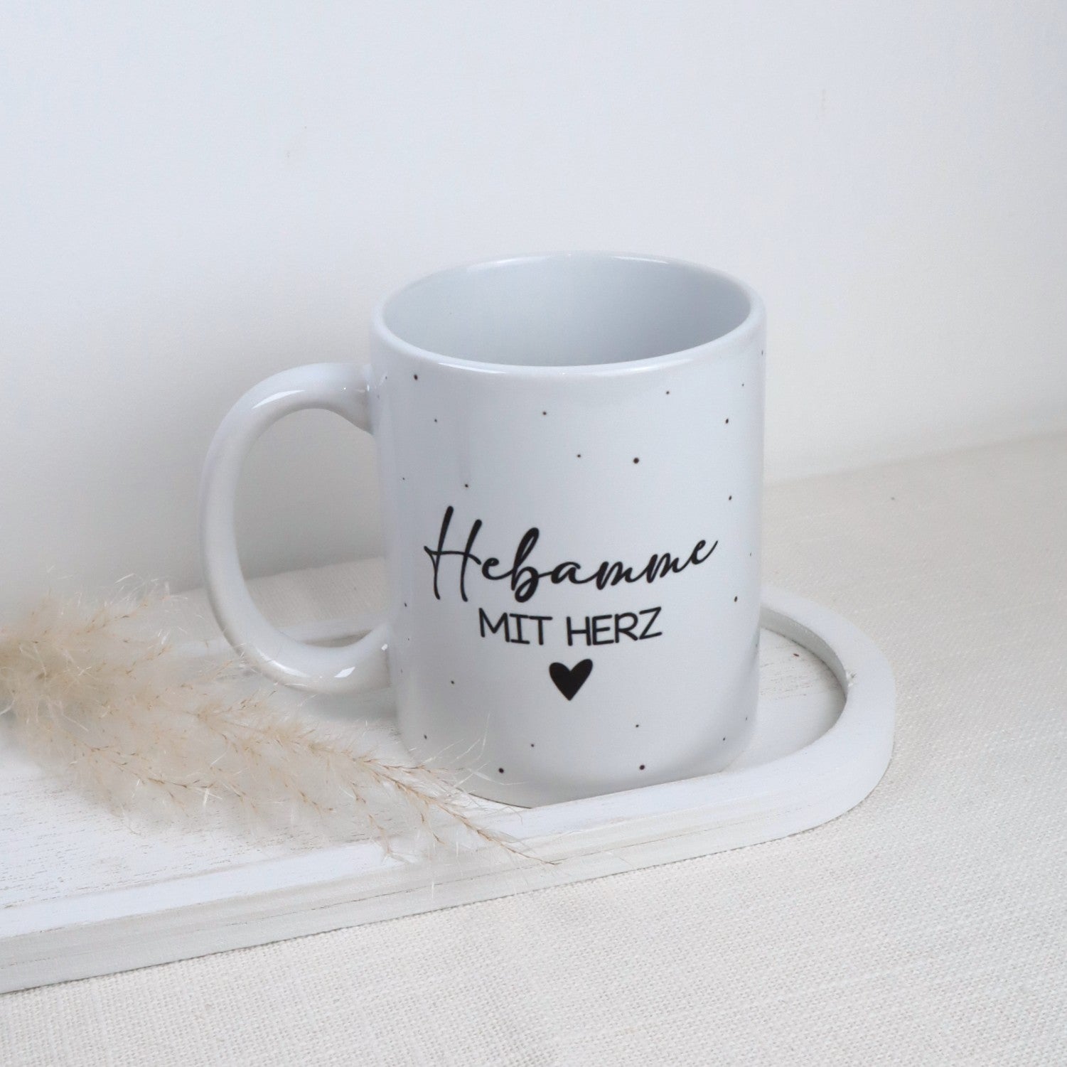 Geschenkset „Hebamme mit Herz“ – personalisierbare Tasse, wahlweise gefüllt