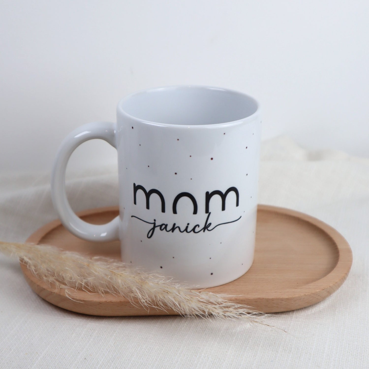 Geschenkset „Mom“ mit Namen – Tasse mit Bio-Tee, Kerze &amp; Trockenblumen für Mamas