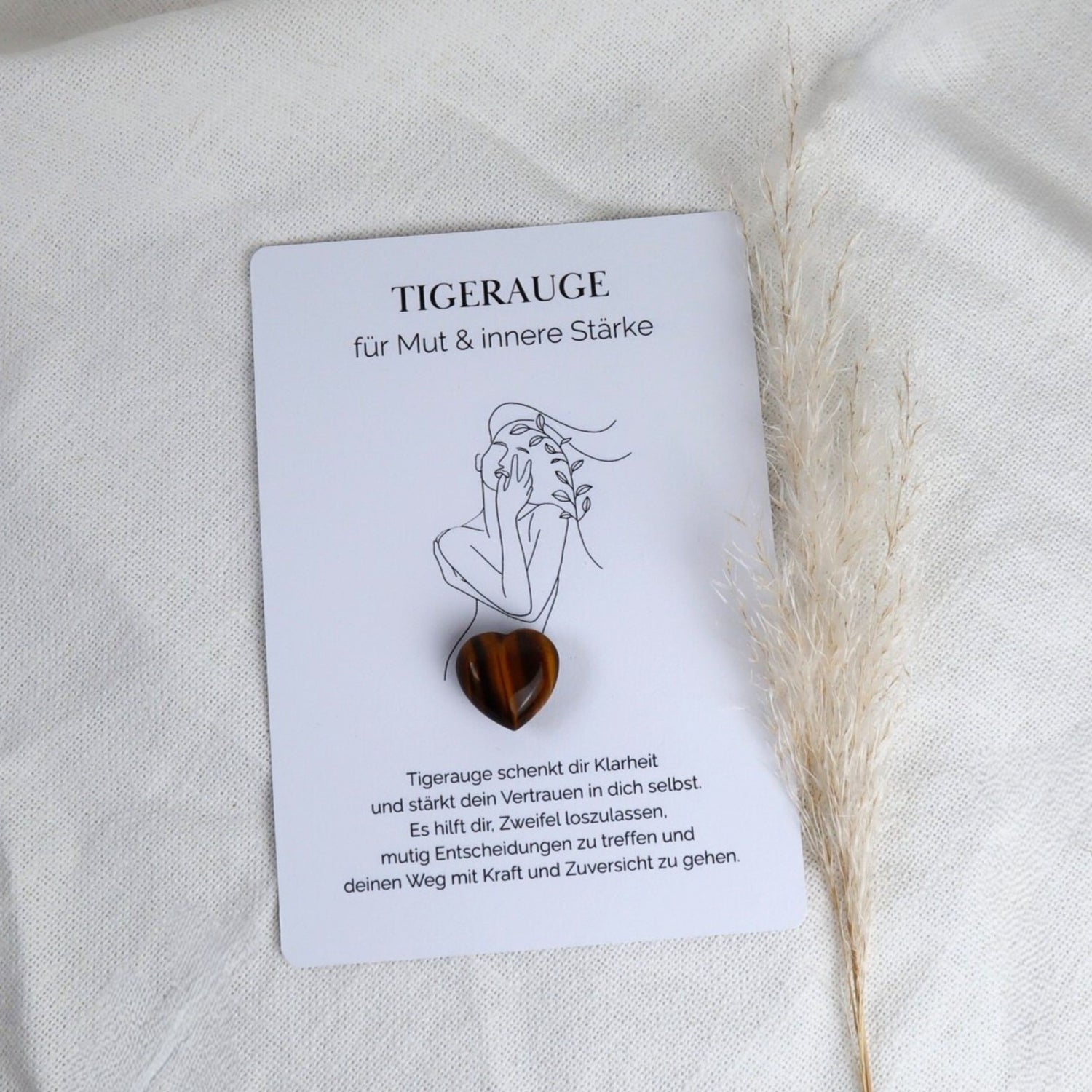 Herzenssteinkarte für Mut &amp; innere Stärke – Tigerauge in Herzform