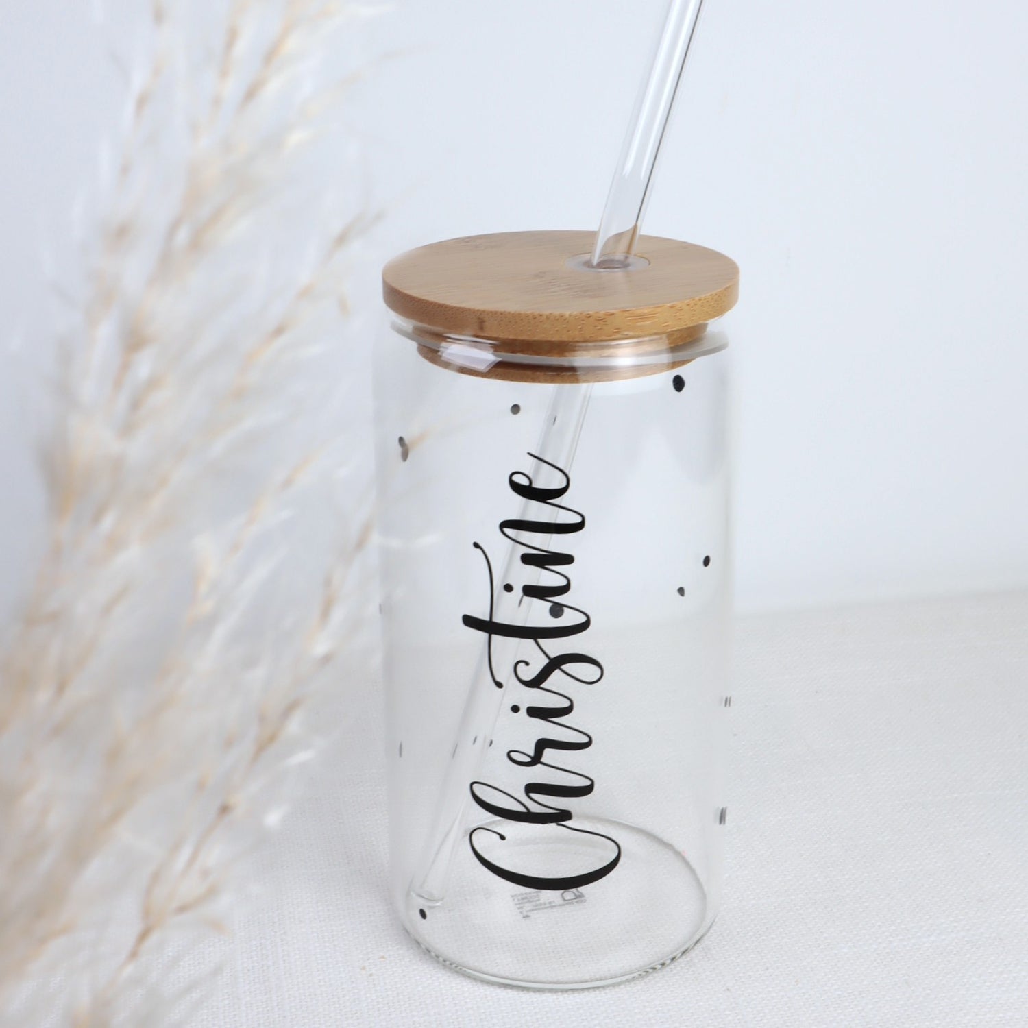 Trinkglas mit Name – personalisiert | Glas mit Bambusdeckel oder Kunststoffbecher