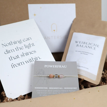Powerfrau Geschenkbox mit Tee, Edelstein-Armband &amp; Karte für Frauen