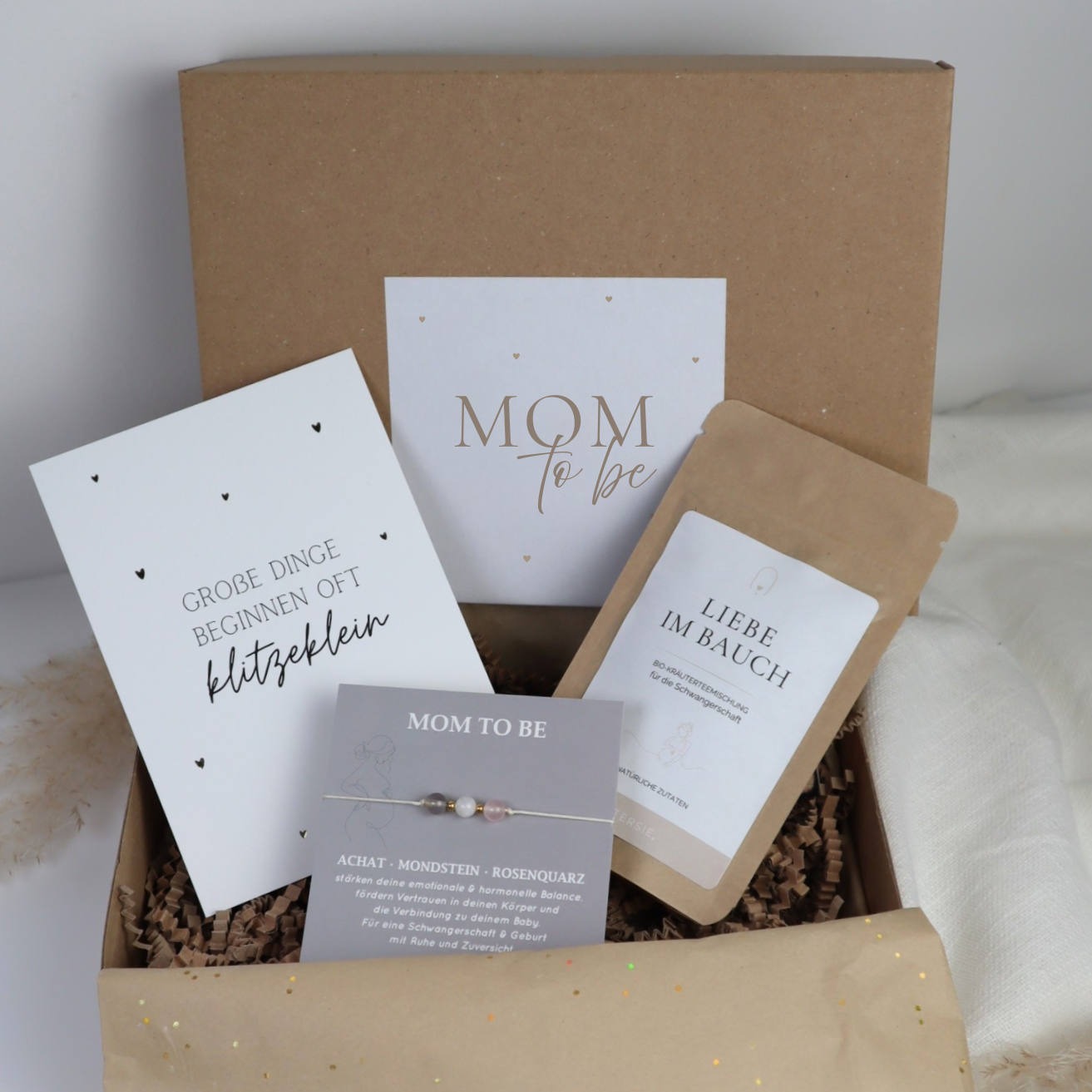 Mom to be Geschenkbox – Liebe im Bauch &amp; Natursteinarmband