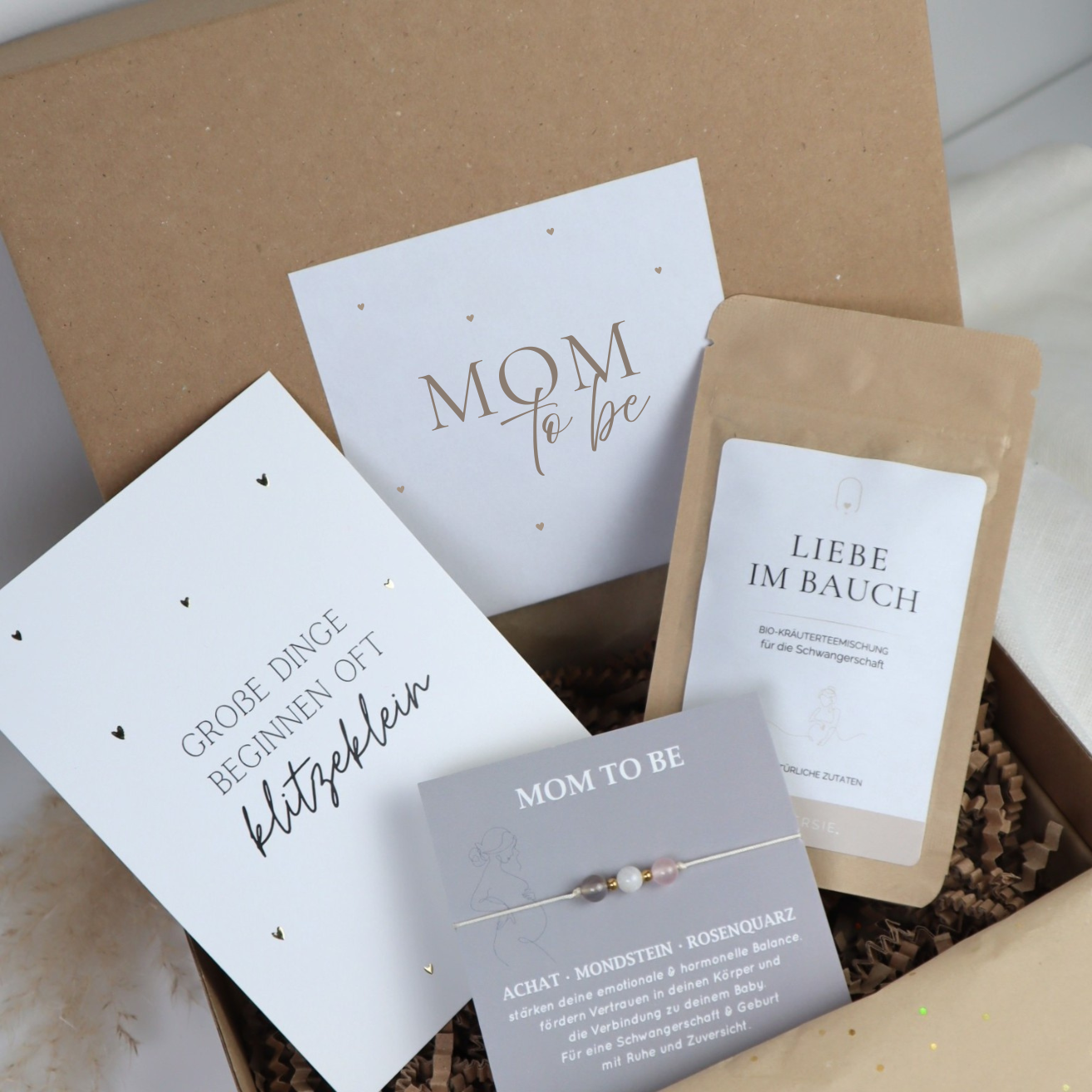 Mom to be Geschenkbox – Liebe im Bauch &amp; Natursteinarmband
