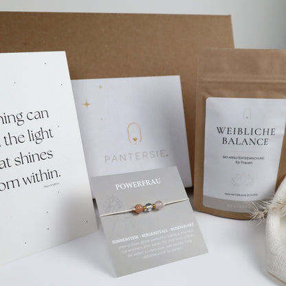 Powerfrau Geschenkbox mit Tee, Edelstein-Armband &amp; Karte für Frauen